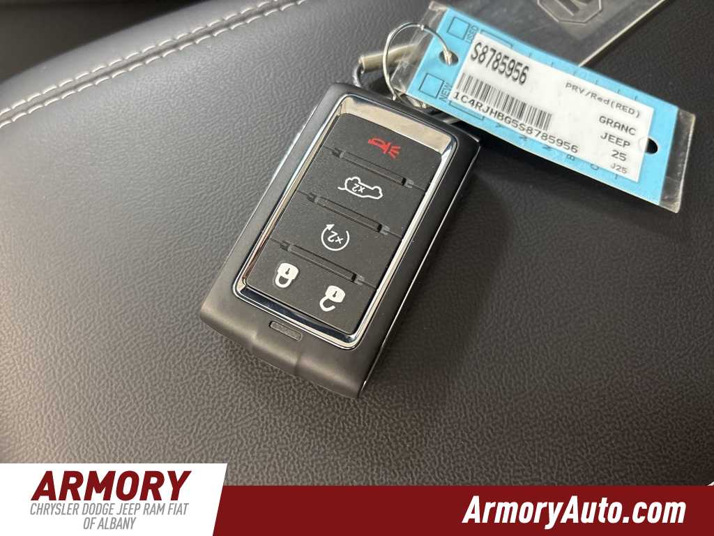 Thumbnail: 2025 Jeep Grand Cherokee - 18