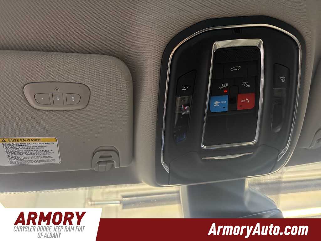 Thumbnail: 2023 Jeep Wagoneer - 22