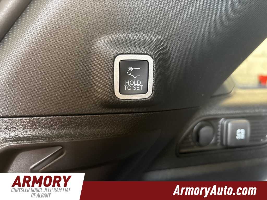 Thumbnail: 2025 Jeep Grand Cherokee - 24