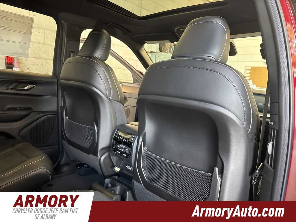 Thumbnail: 2025 Jeep Grand Cherokee L - 36