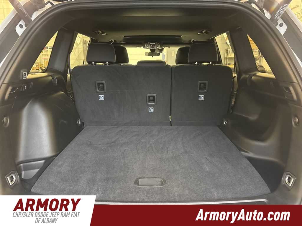 Thumbnail: 2025 Jeep Grand Cherokee - 30