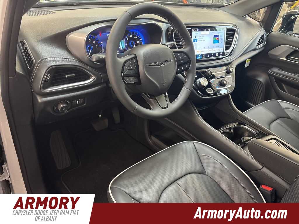 Thumbnail: 2026 Chrysler Pacifica - 9