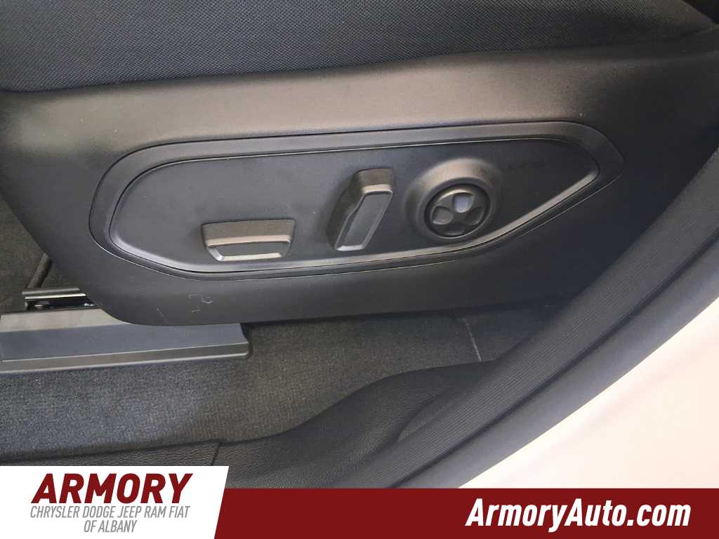 Thumbnail: 2025 Jeep Grand Cherokee - 11