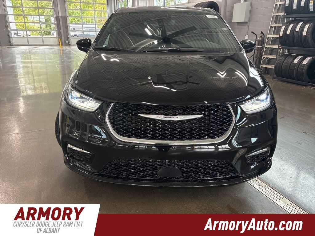 Thumbnail: 2026 Chrysler Pacifica - 2