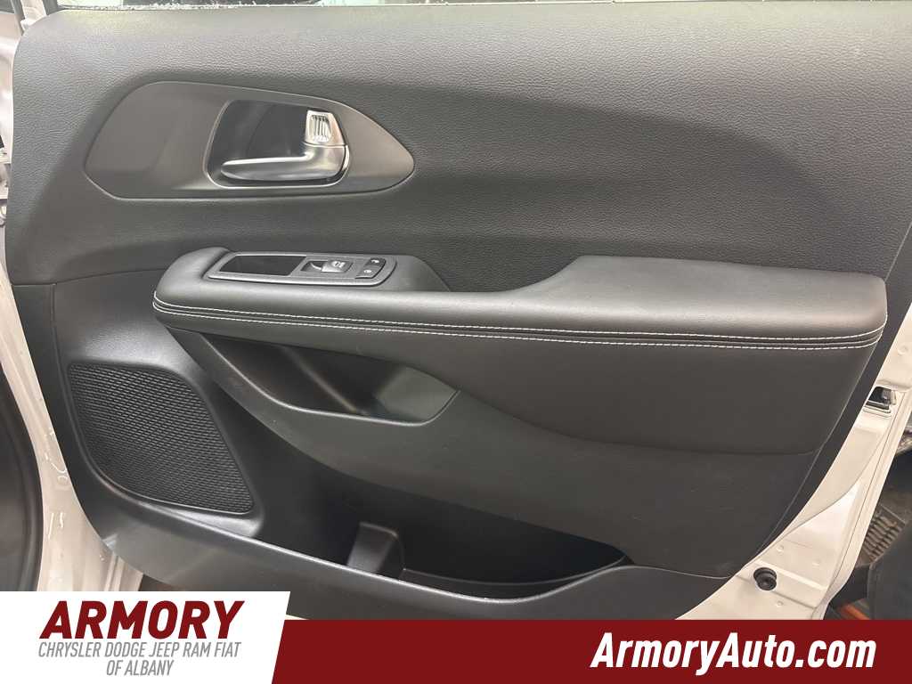 Thumbnail: 2026 Chrysler Pacifica - 31