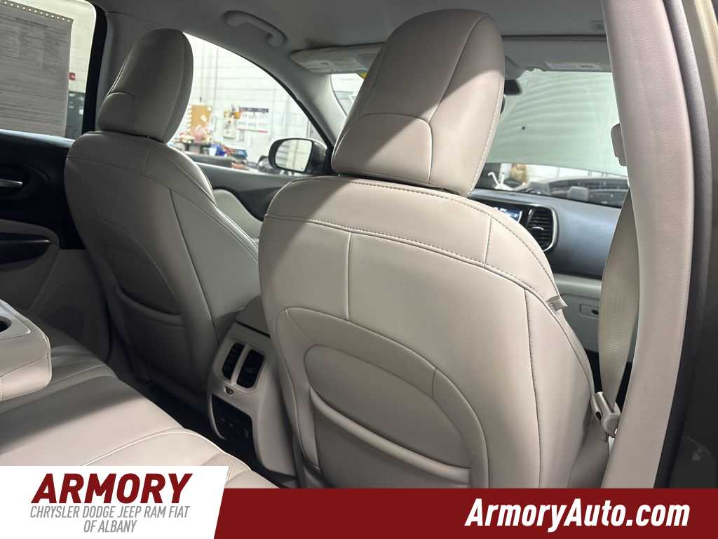 Thumbnail: 2019 Jeep Cherokee - 36