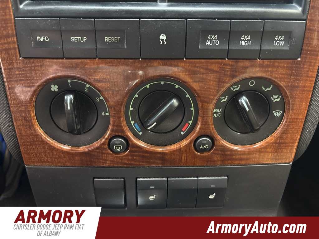 Thumbnail: 2010 Ford Explorer - 19