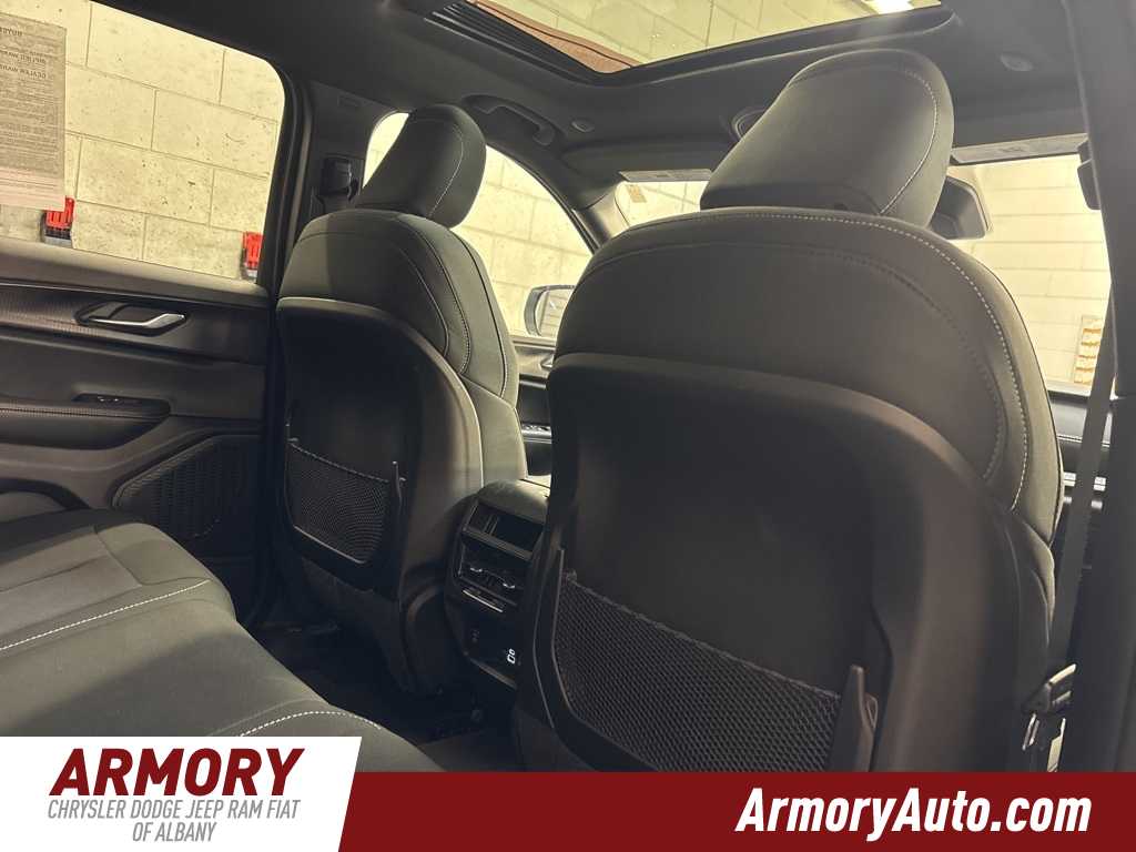 Thumbnail: 2025 Jeep Grand Cherokee - 34