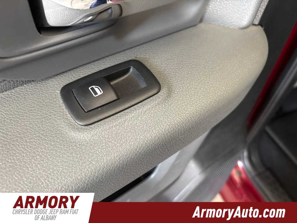 Thumbnail: 2019 RAM 1500 Classic - 26