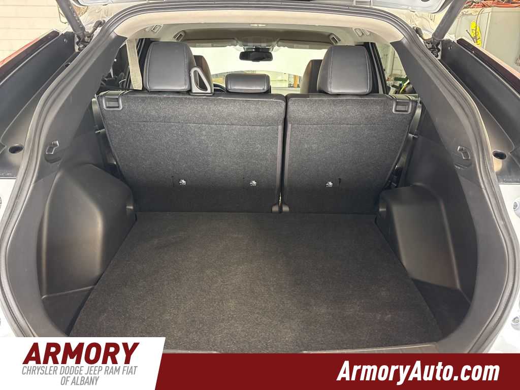 Thumbnail: 2024 Mitsubishi Eclipse Cross - 27