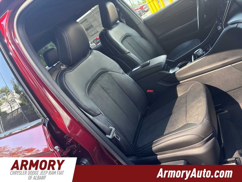 Thumbnail: 2025 Jeep Grand Cherokee - 29