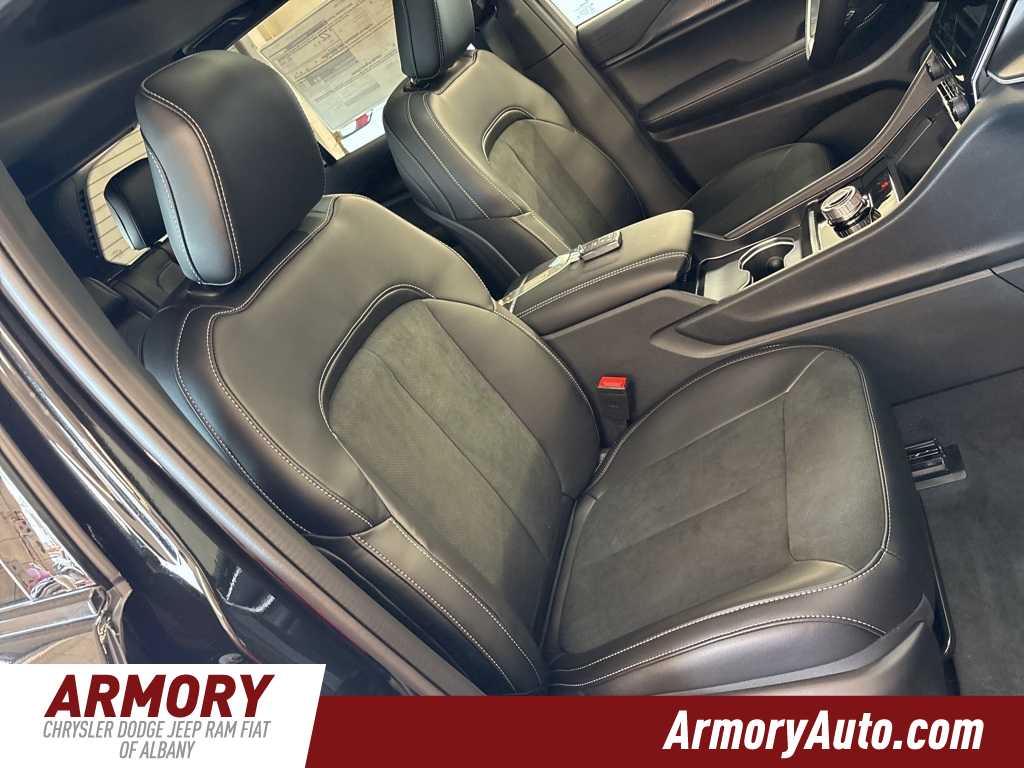 Thumbnail: 2025 Jeep Grand Cherokee - 36