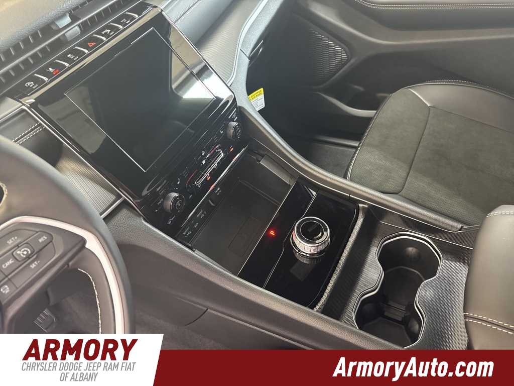 Thumbnail: 2025 Jeep Grand Cherokee - 15