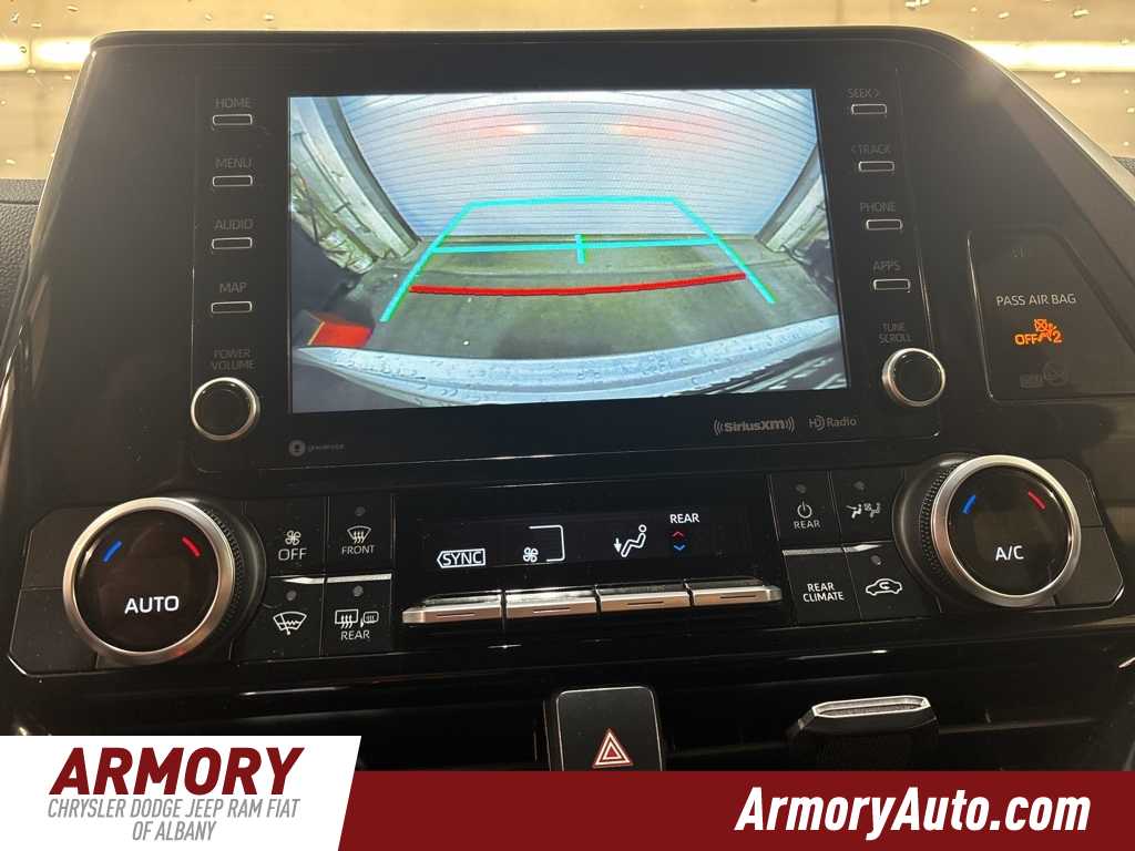 Thumbnail: 2022 Toyota Highlander - 17