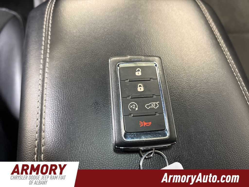 Thumbnail: 2023 Jeep Grand Cherokee L - 21