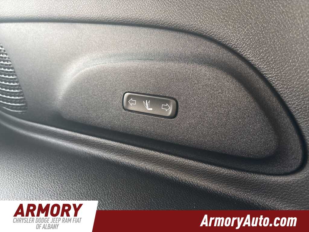 Thumbnail: 2022 Chrysler Pacifica - 36