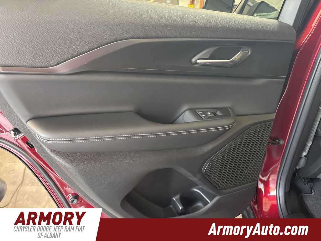 Thumbnail: 2025 Jeep Grand Cherokee - 24