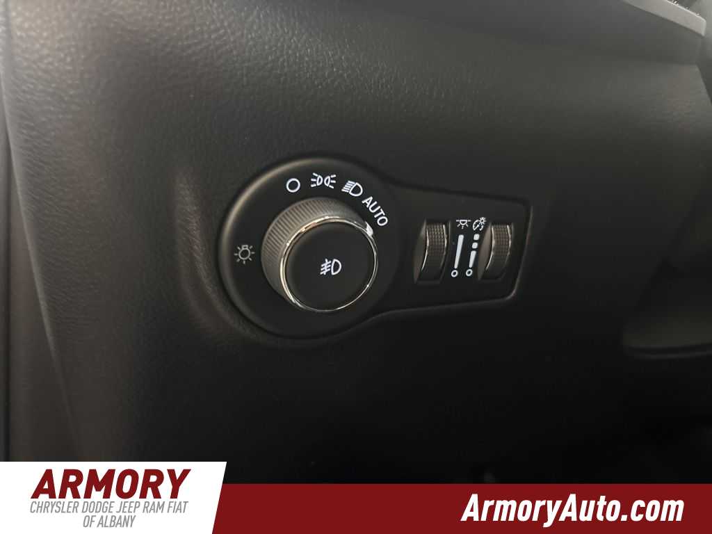 Thumbnail: 2022 Jeep Compass - 10