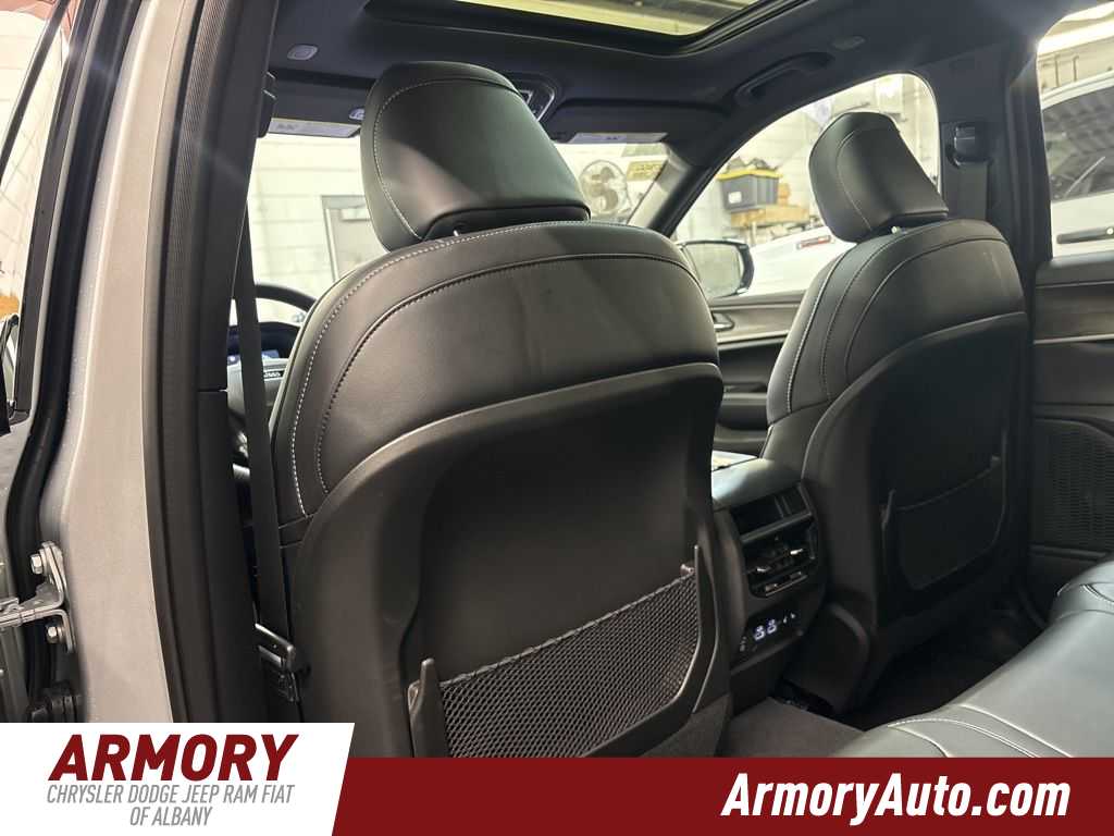 Thumbnail: 2025 Jeep Grand Cherokee - 25