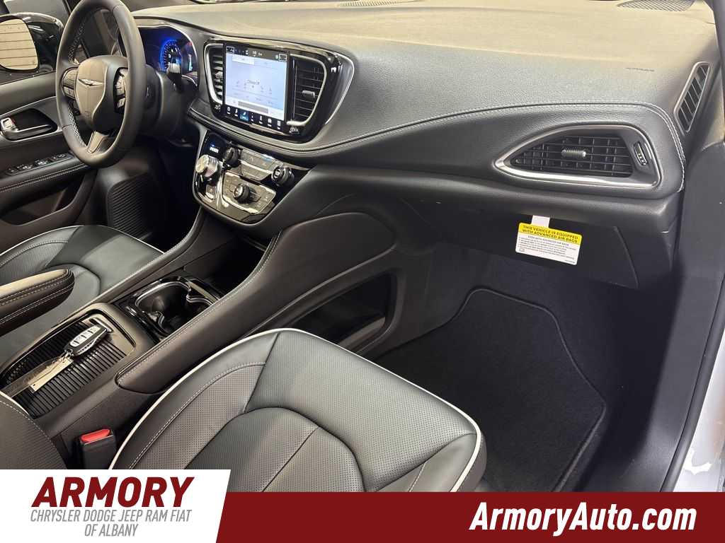 Thumbnail: 2026 Chrysler Pacifica - 44