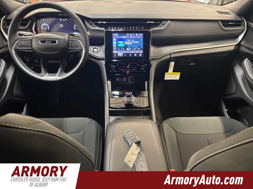 Thumbnail: 2025 Jeep Grand Cherokee - 35