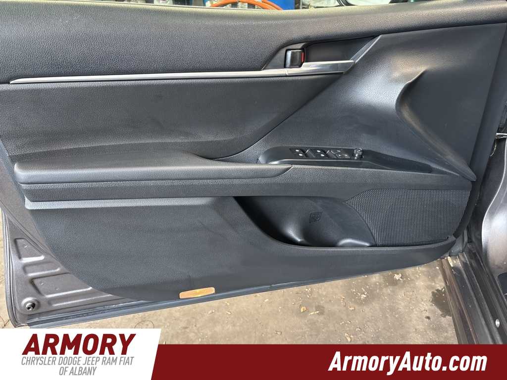 2018 Toyota Camry SE 7