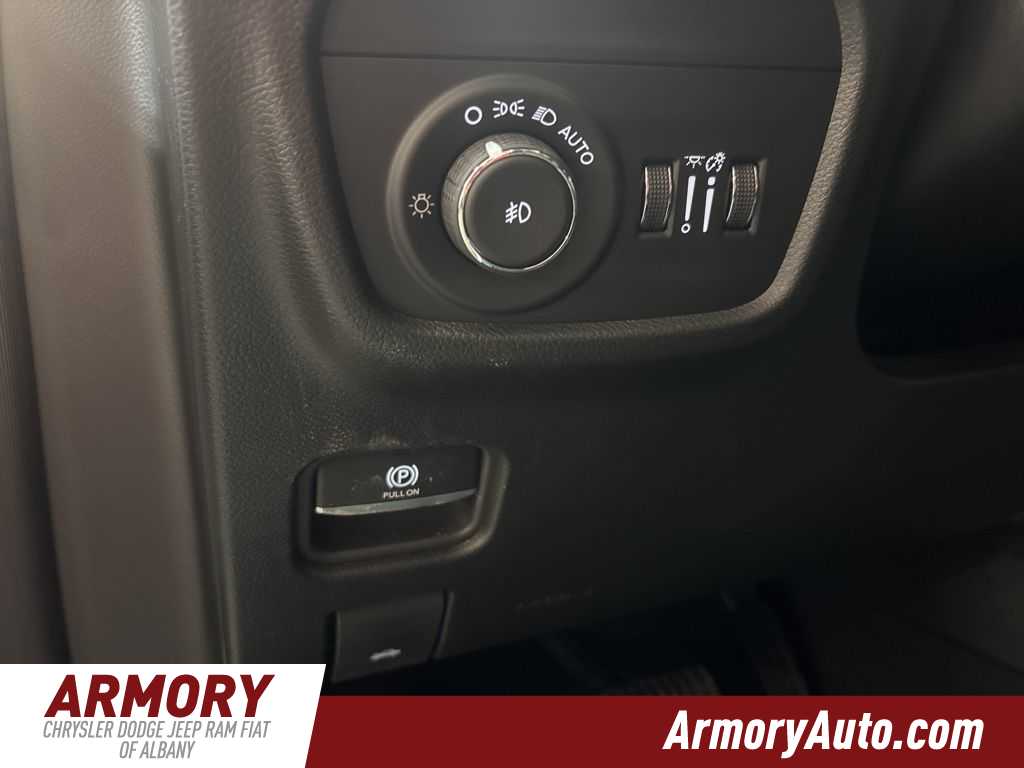 Thumbnail: 2026 Jeep Grand Cherokee - 10