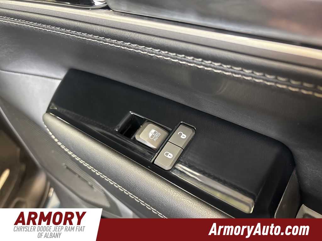 Thumbnail: 2026 Jeep Grand Wagoneer - 45