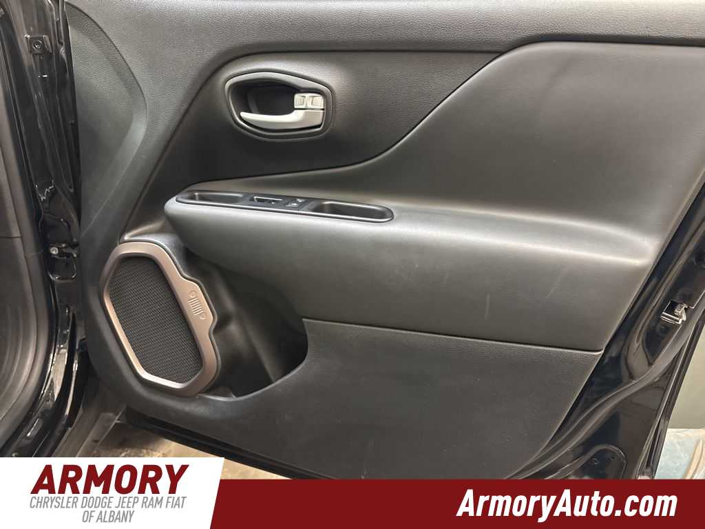 Thumbnail: 2023 Jeep Renegade - 36