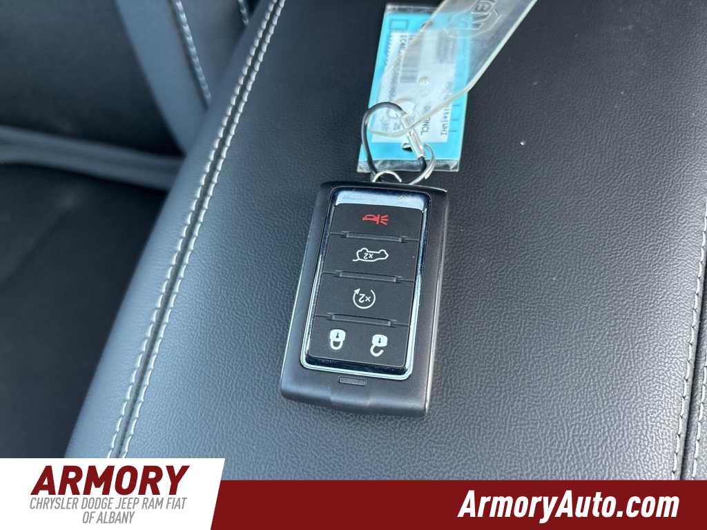 Thumbnail: 2025 Jeep Grand Cherokee L - 11