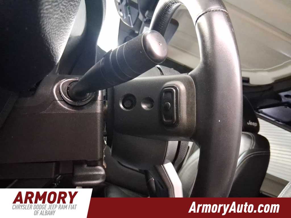 Thumbnail: 2016 Jeep Wrangler - 12