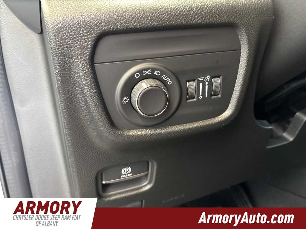 Thumbnail: 2025 Jeep Grand Cherokee L - 12