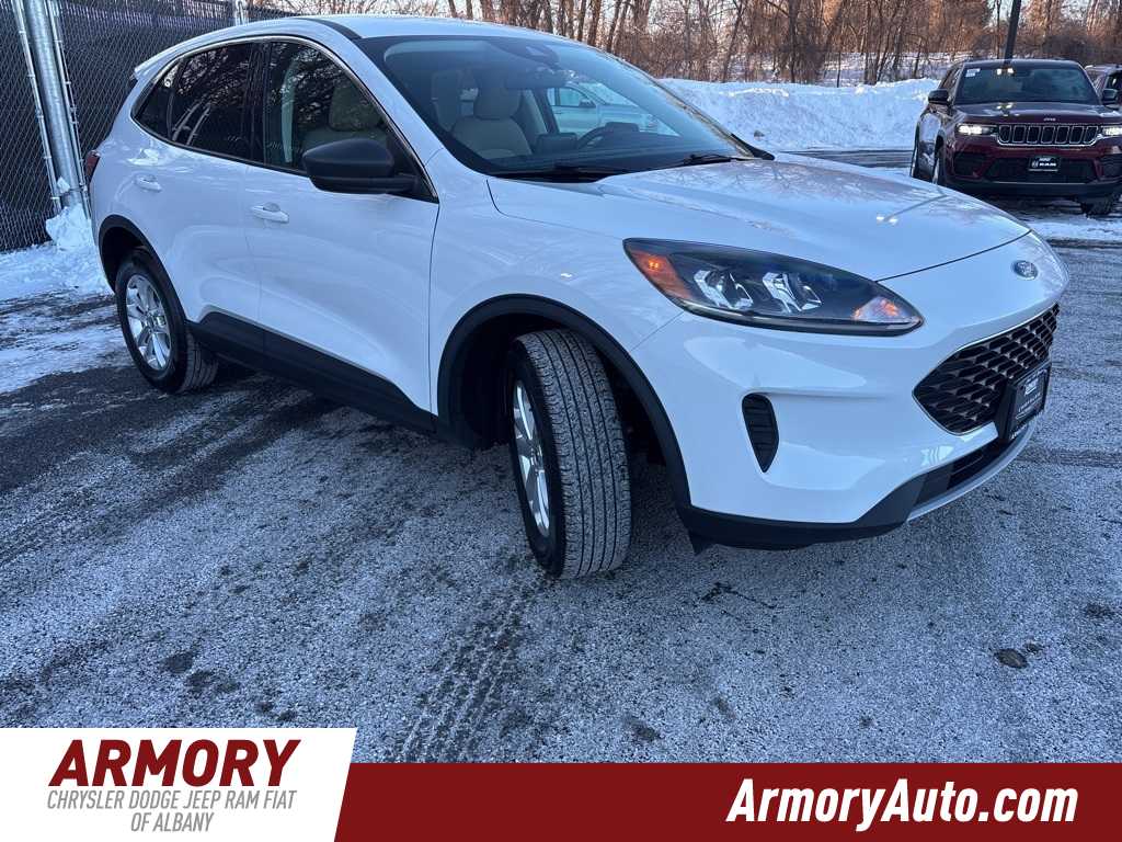 Thumbnail: 2022 Ford Escape - 3