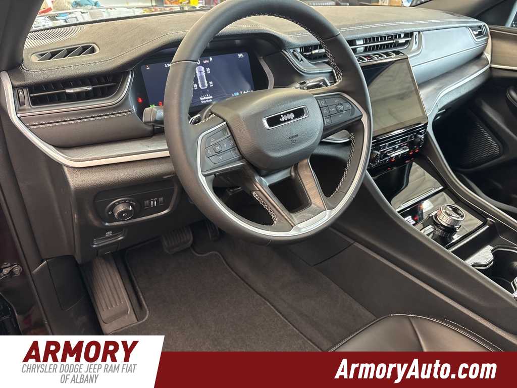 Thumbnail: 2025 Jeep Grand Cherokee - 9