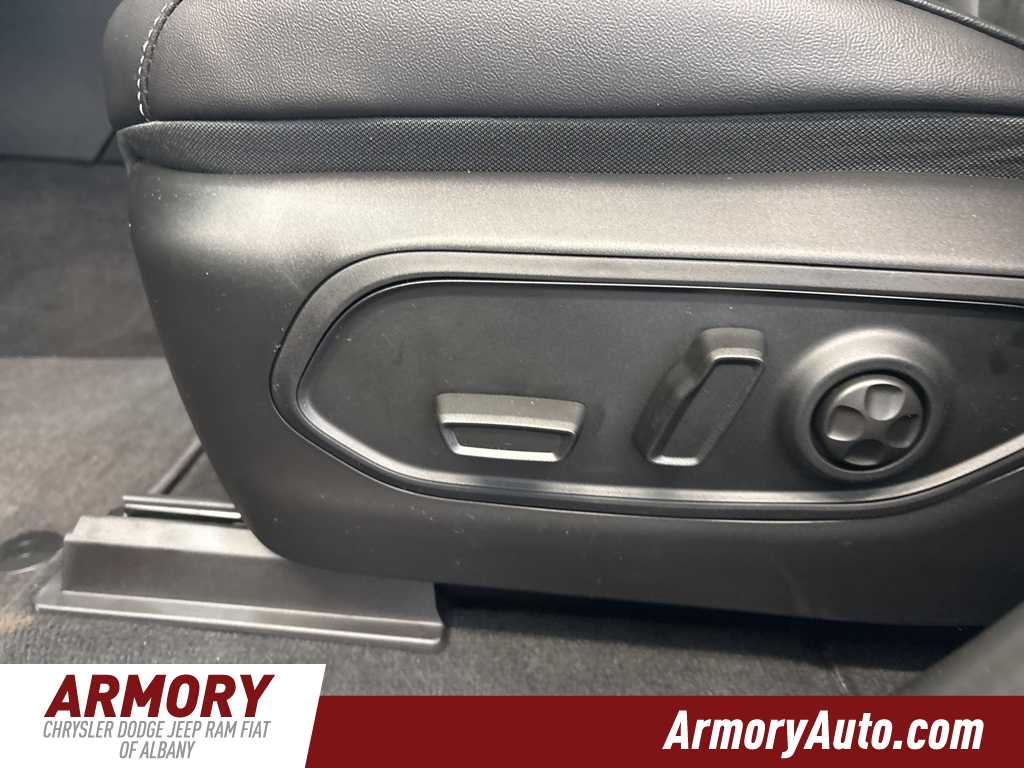 Thumbnail: 2025 Jeep Grand Cherokee L - 13