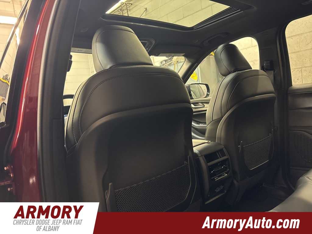 Thumbnail: 2025 Jeep Grand Cherokee - 23