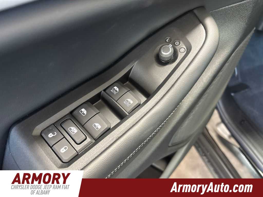 Thumbnail: 2026 Jeep Grand Cherokee - 8