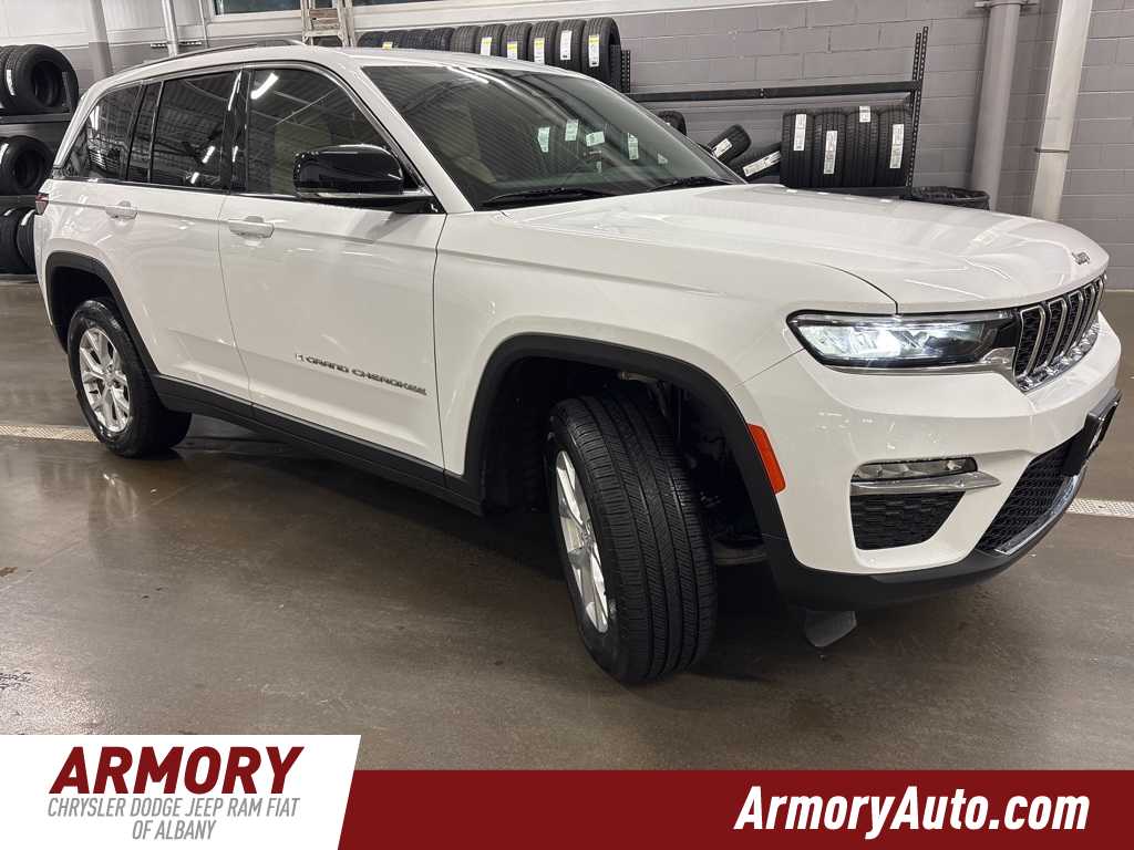 Thumbnail: 2023 Jeep Grand Cherokee - 3