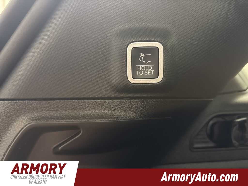 Thumbnail: 2025 Jeep Grand Cherokee - 28