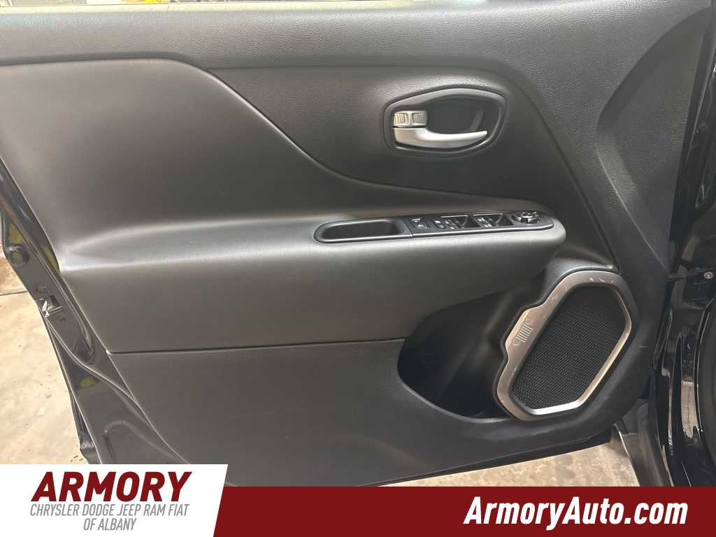 Thumbnail: 2023 Jeep Renegade - 7