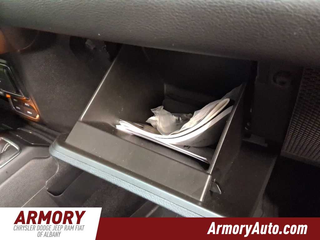 Thumbnail: 2022 Jeep Wrangler - 37