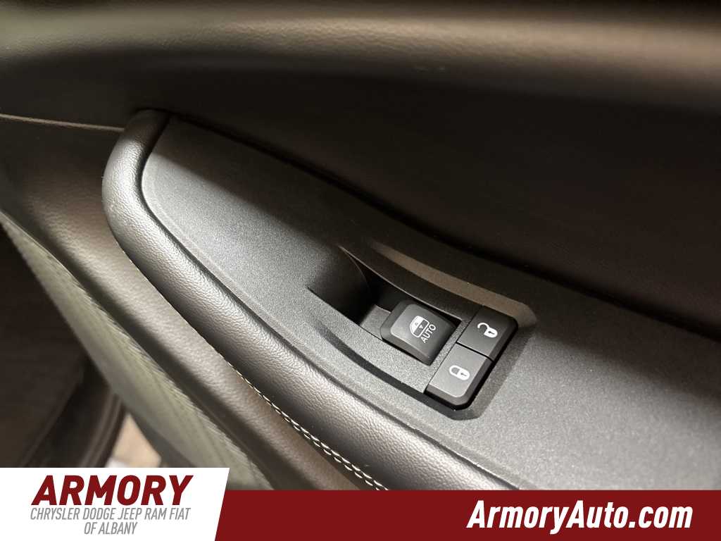 Thumbnail: 2025 Jeep Grand Cherokee - 36