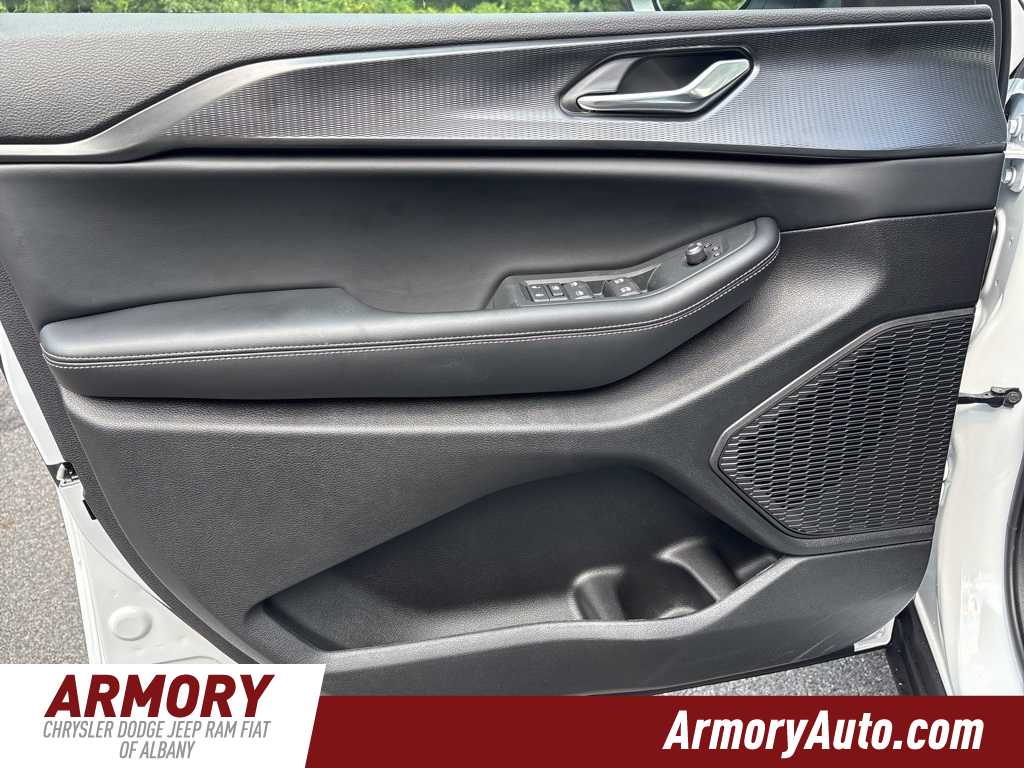 Thumbnail: 2025 Jeep Grand Cherokee L - 7