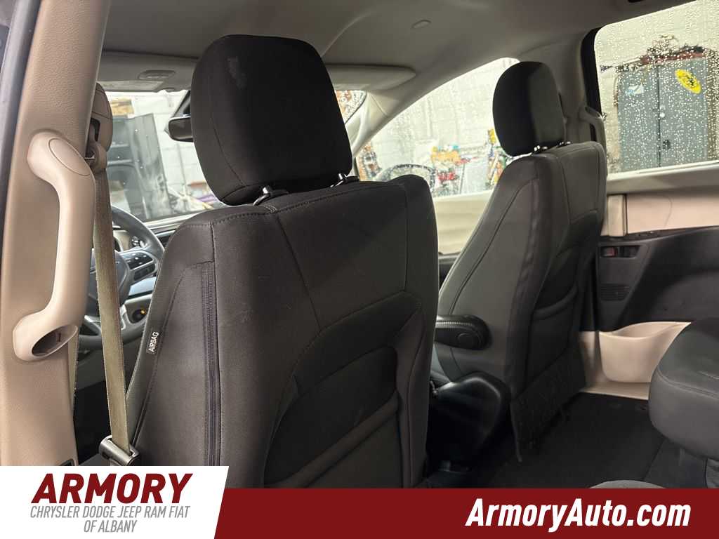 Thumbnail: 2017 Chrysler Pacifica - 23