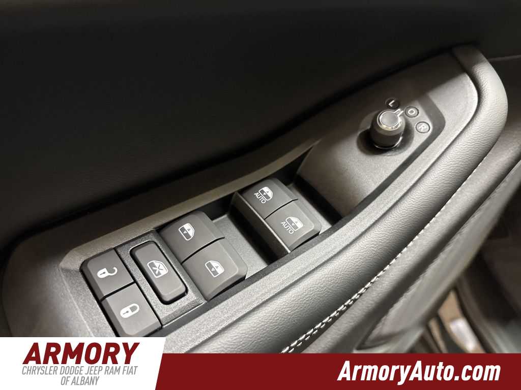 Thumbnail: 2025 Jeep Grand Cherokee L - 8