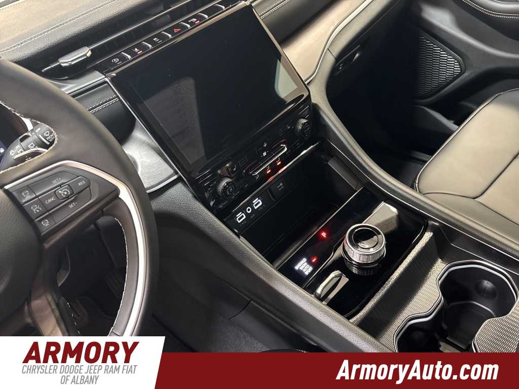 Thumbnail: 2025 Jeep Grand Cherokee - 16