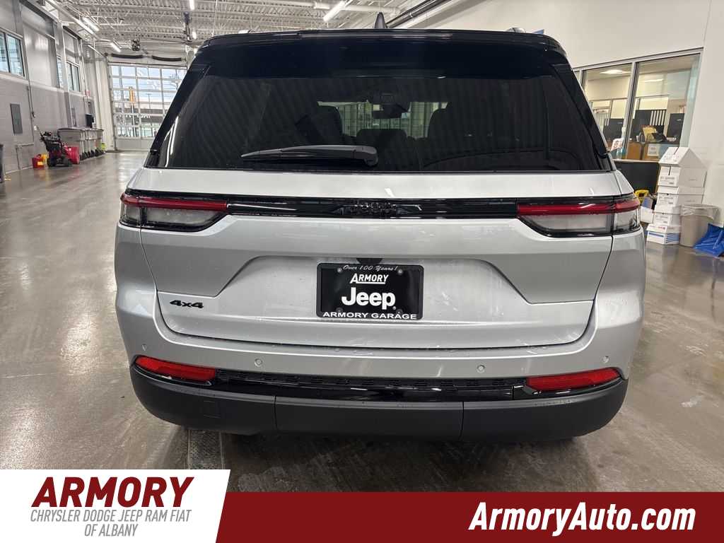 Thumbnail: 2025 Jeep Grand Cherokee - 5