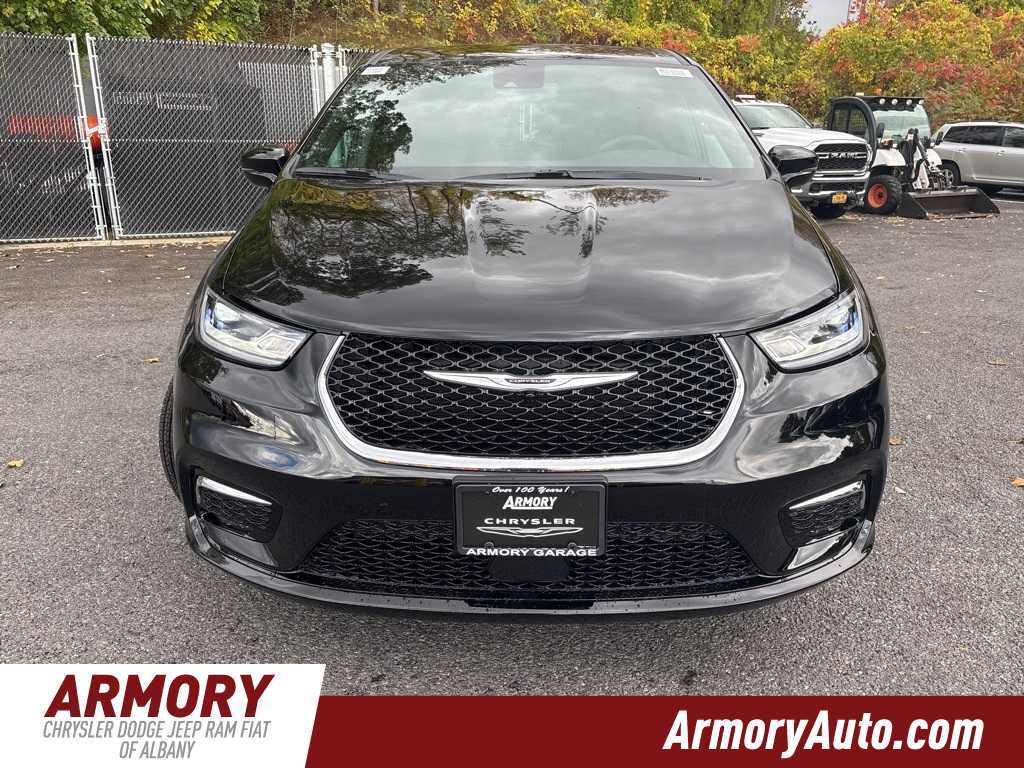 Thumbnail: 2026 Chrysler Pacifica - 2