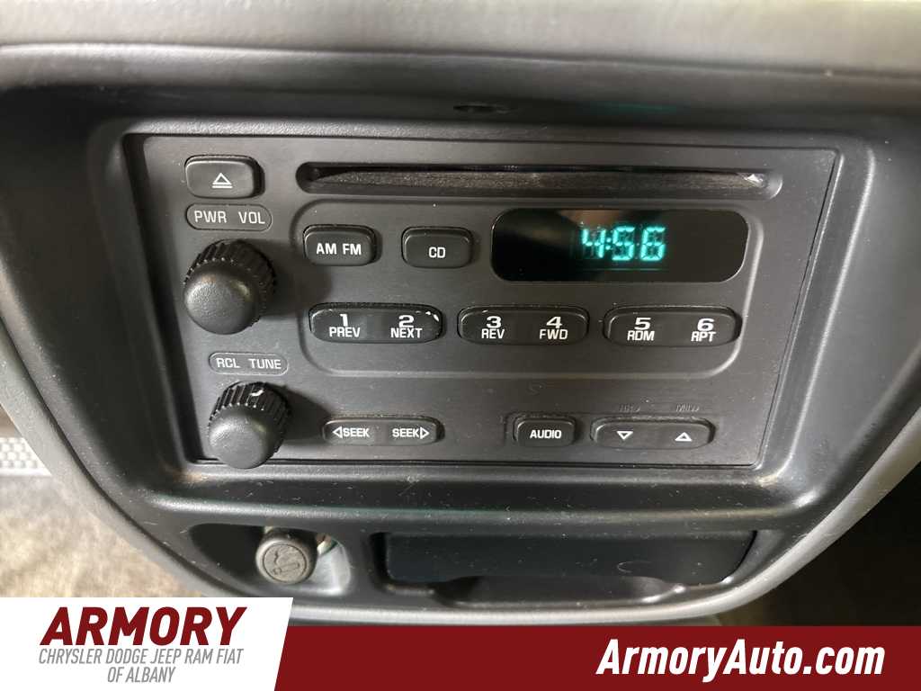Thumbnail: 2003 Chevrolet Tracker - 19