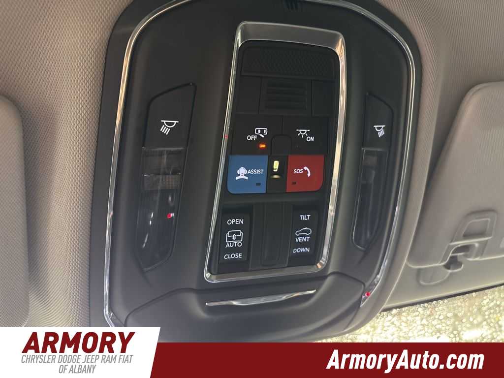 Thumbnail: 2023 Jeep Grand Cherokee L - 21